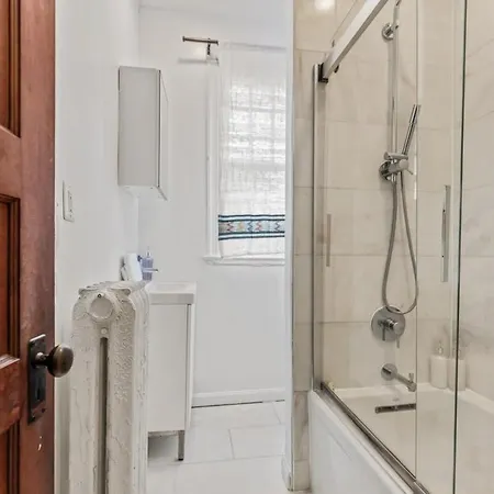 3-Br Historic Home Nestled Btw Petworth & Cohi Washington Exterior photo