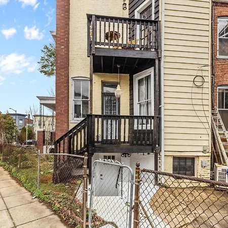3-Br Historic Home Nestled Btw Petworth & Cohi Washington Exterior photo