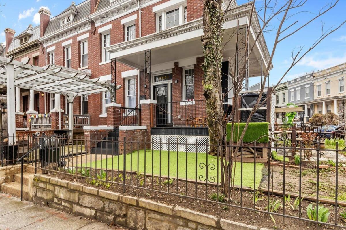 3-br Historic Nestled Btw Petworth & Cohi Casa vacanze *