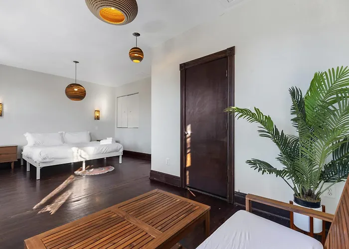 3-Br Historic Home Nestled Btw Petworth & Cohi